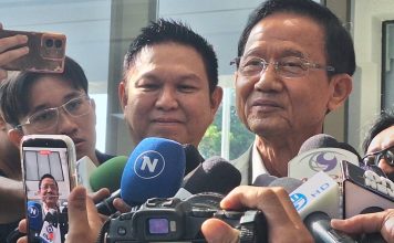 ‘สมชาย’ขอโอกาสให้ลูกชายได้รับใช้ชาติ มั่นใจมีความสามารถพาประเทศพ้นวิกฤต