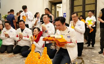 ‘ยศชนัน’สักการะ‘หลวงพ่อโสธร’เอาฤกษ์ ก่อนเดินอ้อนขอคะแนนเสียงชาวแปดริ้ว