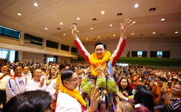 “ยศชนัน”ชูโมเดล“เศรษฐีเงินล้าน 9 คน” อ้อนชาวสกลนครขอเหมาหมดทั้ง 7 เขต