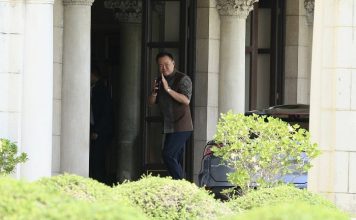 นายกฯขับรถไฟฟ้าถกครม.นัดพิเศษ หลังน้ำมันปรับขึ้นราคา 6 บาท