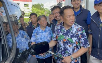 ‘อนุทิน’ตรวจด่าน 7 วันอันตรายเมืองจันท์ สุ่มเช็กสต็อกปั๊มน้ำมันเพียงพอให้บริการ