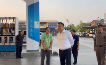 นายกฯ ลุยสุโขทัยแบบไม่บอกล่วงหน้า ตรวจปั๊มน้ำมัน
