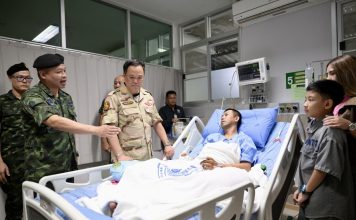 “อนุทิน”ลงพื้นที่ช่องอานม้า ให้กำลังใจกำลังพล ย้ำรัฐบาลยืนเคียงข้างทหาร พร้อมปกป้องผืนแผ่นดินไทยเต็มที่