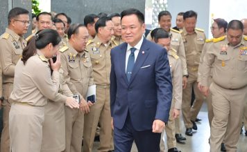 ‘อนุทิน’จ่อยกหูคุย‘ทรัมป์’เจรจาปมภาษี รับเห็นชื่อ‘วรภัค’อยู่ในลิสต์จ่อคว่ำบาตร