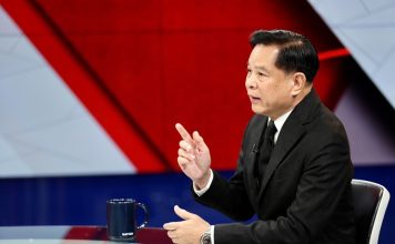 “พีระพันธุ์”ย้ำราคาน้ำมันต้องตัดค่าขนส่ง–ค่าประกันภัย ไม่ใช่เลิกอิงราคาสิงคโปร์
