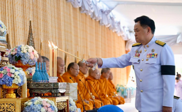 นายกฯทำบุญตักบาตรถวายพระราชกุศล ในวันคล้ายวันสวรรคต“พระพันปีหลวง”