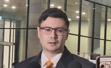 ‘โรม’แฉเส้นเงินshuffleทะลุ100ล้านบาท โยงคนในพรรคการเมือง-ลุยสอบ‘สุชาดา’